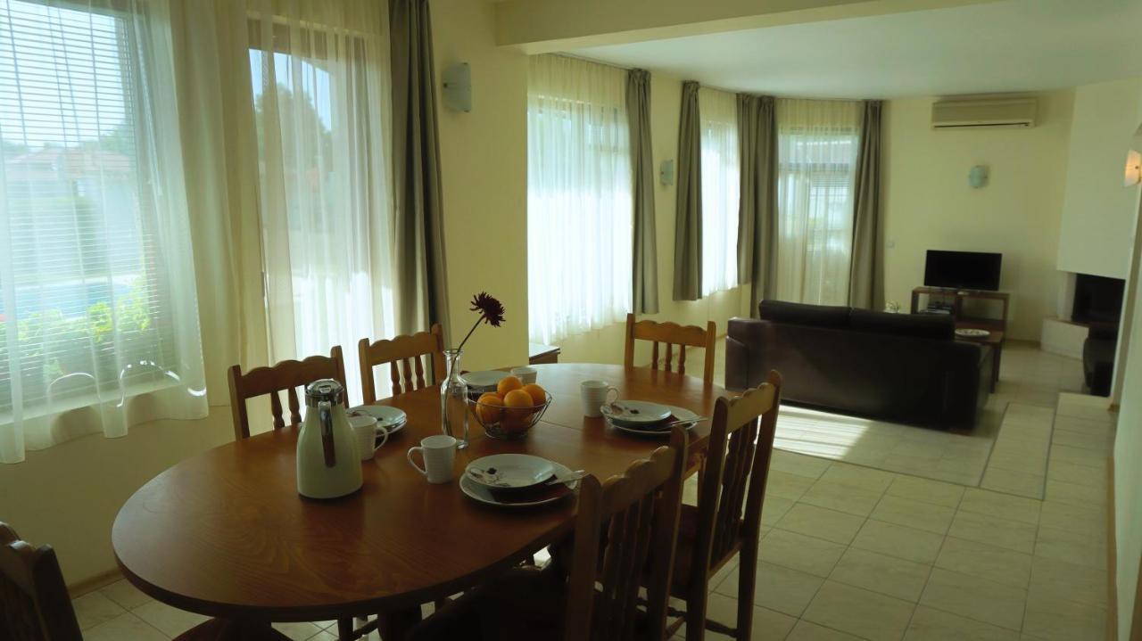 Вила Помело - Family Villa Pomelo Bŭlgarevo Buitenkant foto